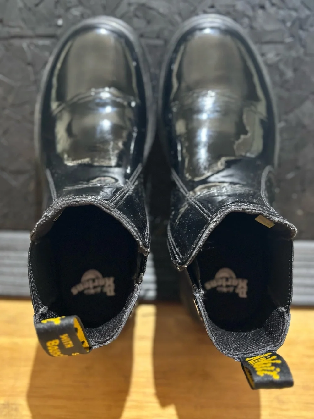 Dr. Martens Junior 2976 Patent Chelsea Boots glossy black patent leather size 4